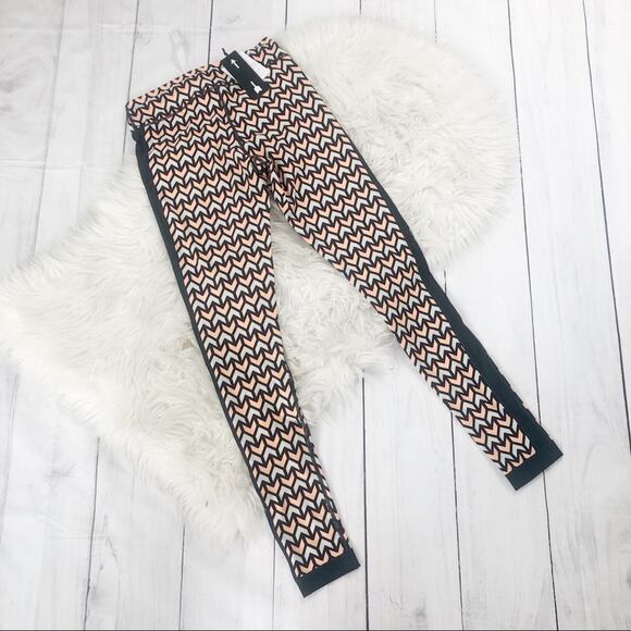 THE UPSIDE Women's Black‎ Geometric print Yoga Pants Size 6 / Small - Picture 5 of 6